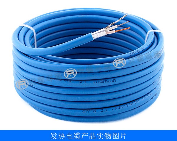 Система нагревательных кабелей используется для растапливания снега и льда на крыше теплицы для рассады растений.